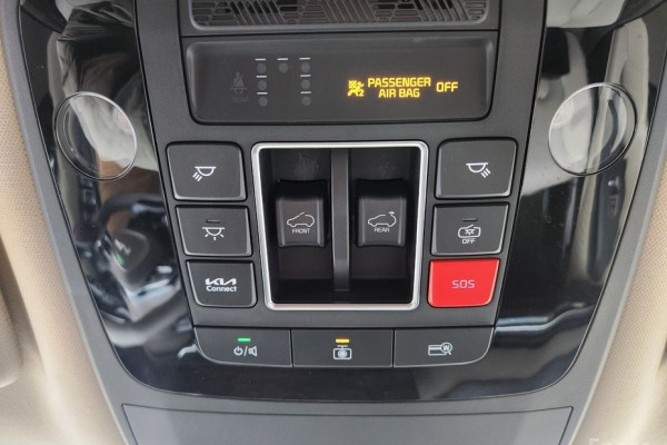 2023 Kia Carnival с пробегом 22 015 км