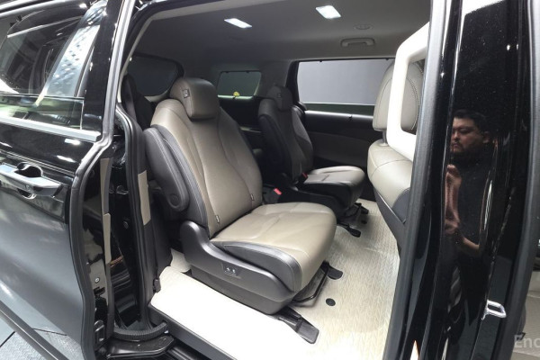 2024 Kia Carnival с пробегом 45 979 км