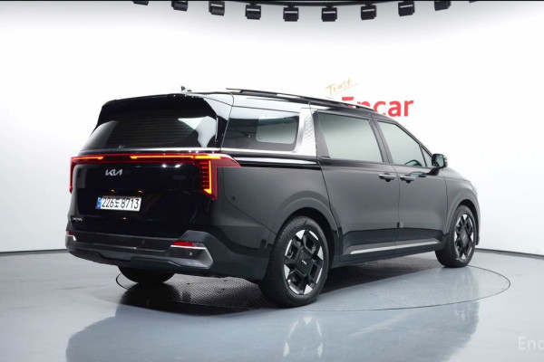 2024 Kia Carnival с пробегом 13 876 км