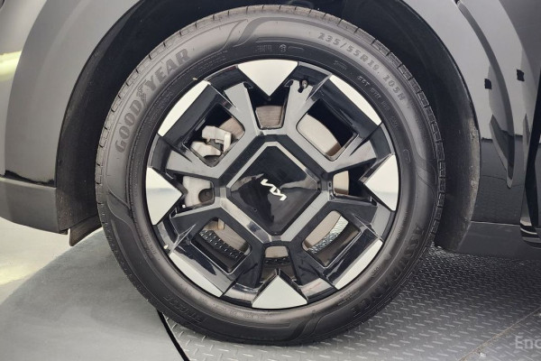 2024 Kia Carnival с пробегом 13 876 км