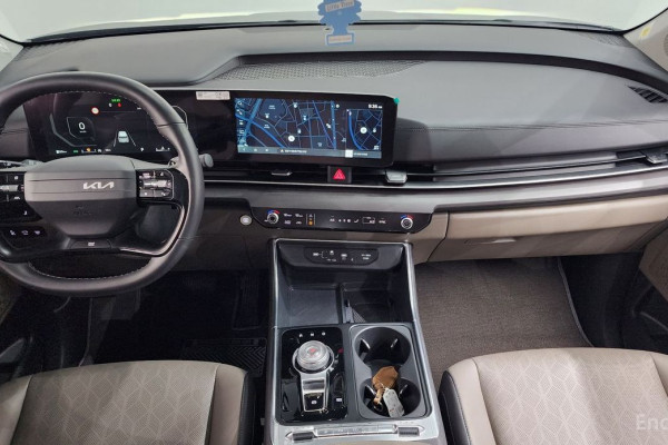 2024 Kia Carnival с пробегом 13 876 км