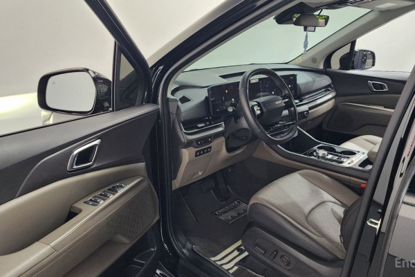 2024 Kia Carnival с пробегом 13 876 км