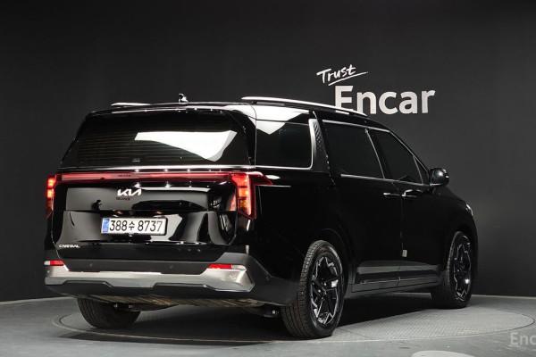 2025 Kia Carnival с пробегом 24 084 км
