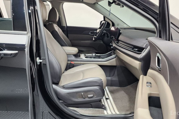 2024 Kia Carnival с пробегом 13 876 км