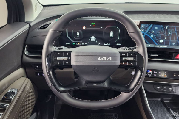 2024 Kia Carnival с пробегом 13 876 км