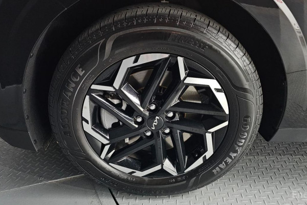 2025 Kia Carnival с пробегом 24 084 км