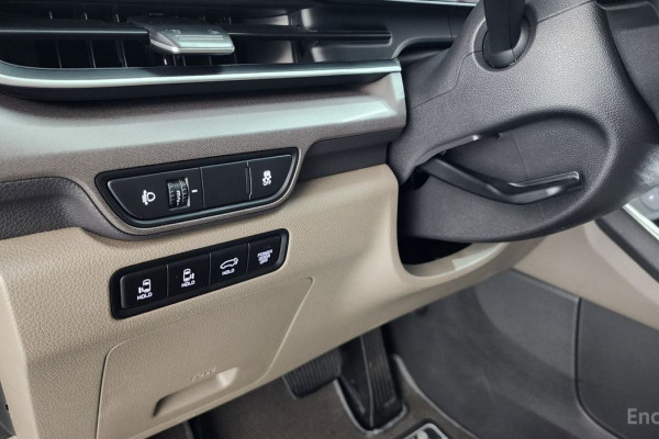 2024 Kia Carnival с пробегом 13 876 км