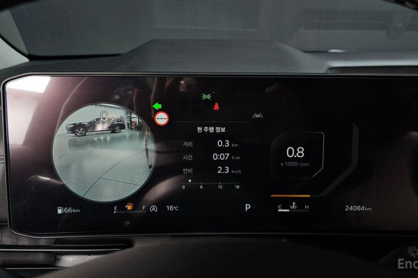 2025 Kia Carnival с пробегом 24 084 км