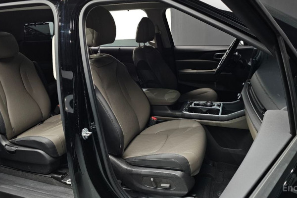 2025 Kia Carnival с пробегом 24 084 км