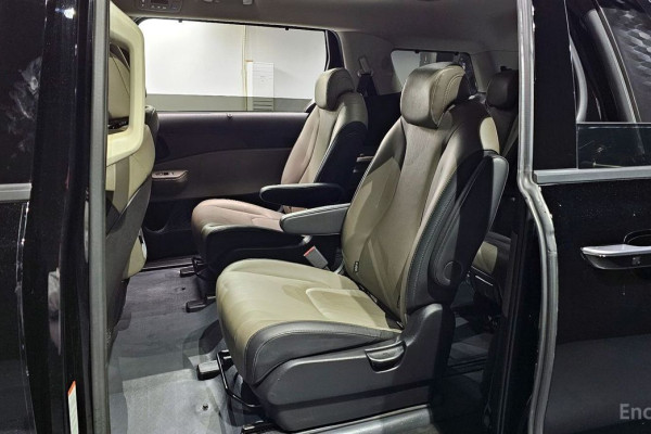 2024 Kia Carnival с пробегом 48 163 км