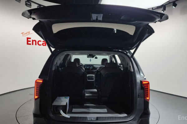 2024 Kia Carnival с пробегом 13 876 км