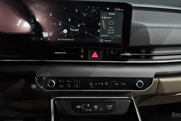 2025 Kia Carnival с пробегом 24 084 км