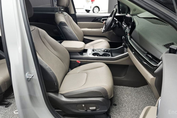 2024 Kia Carnival с пробегом 42 513 км