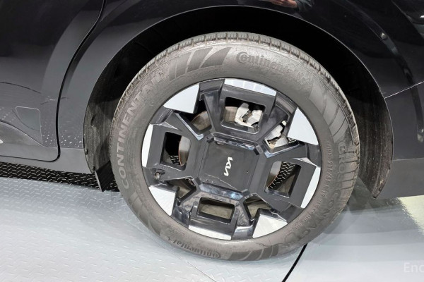 2023 Kia Carnival с пробегом 17 948 км