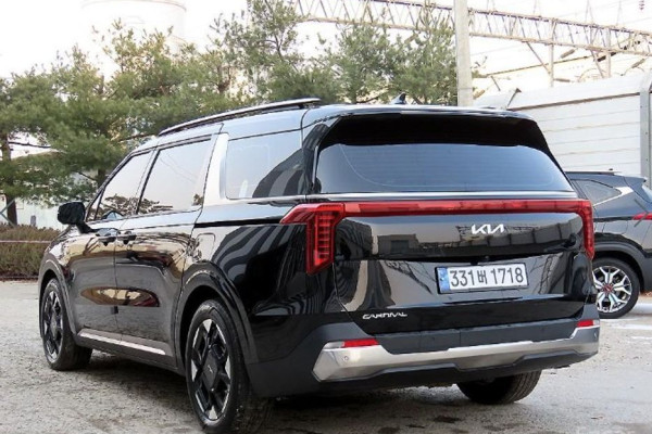 2024 Kia Carnival с пробегом 62 649 км