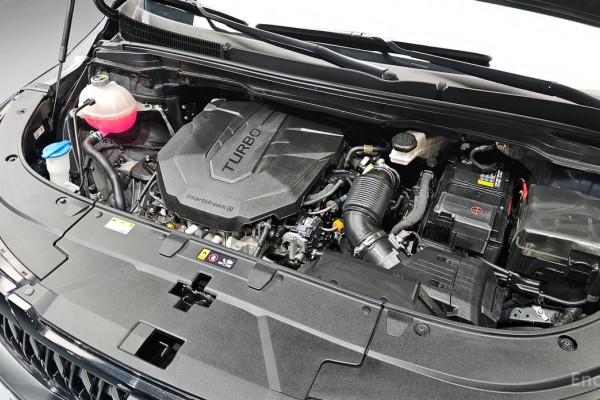 2023 Kia Carnival с пробегом 17 948 км