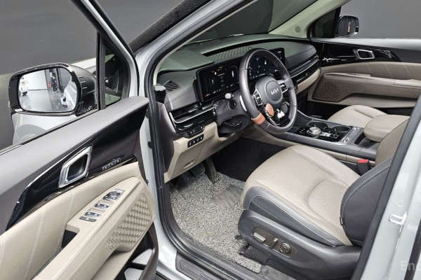 2024 Kia Carnival с пробегом 42 513 км