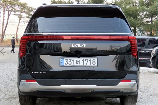 2024 Kia Carnival с пробегом 62 649 км