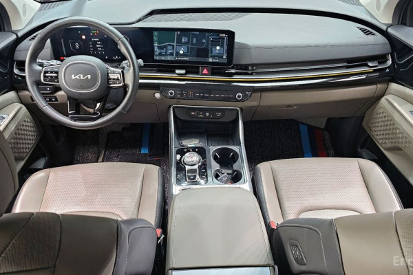 2023 Kia Carnival с пробегом 17 948 км