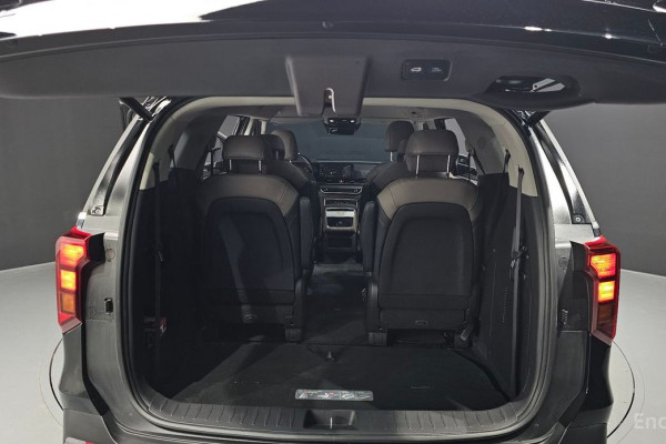 2025 Kia Carnival с пробегом 24 084 км