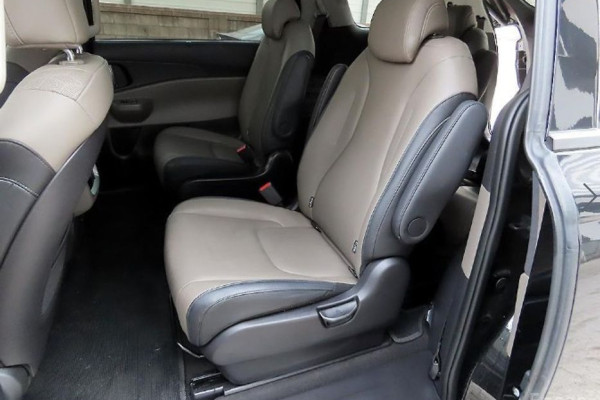 2024 Kia Carnival с пробегом 62 649 км