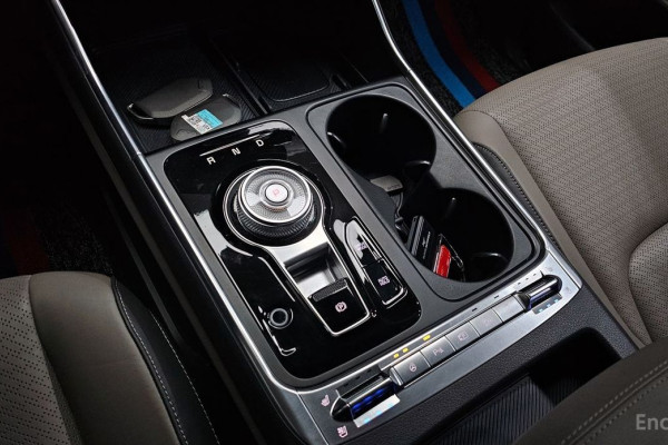 2023 Kia Carnival с пробегом 17 948 км