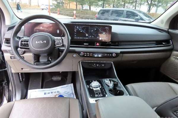 2024 Kia Carnival с пробегом 62 649 км