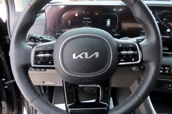 2024 Kia Carnival с пробегом 62 649 км