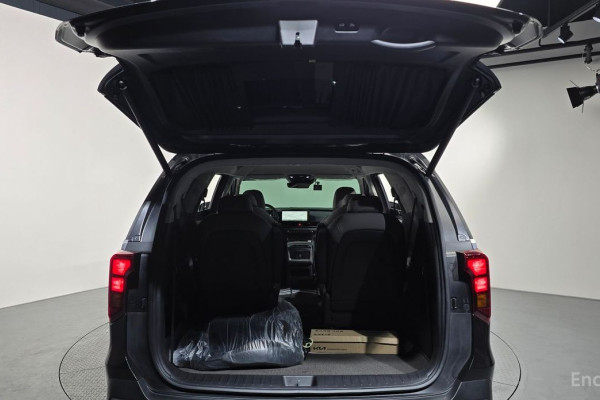 2024 Kia Carnival с пробегом 21 498 км