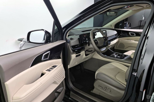 2025 Kia Carnival с пробегом 11 450 км