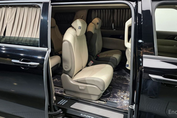 2025 Kia Carnival с пробегом 11 450 км