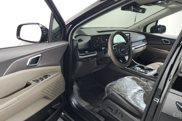 2024 Kia Carnival с пробегом 29 978 км