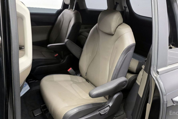 2024 Kia Carnival с пробегом 45 414 км