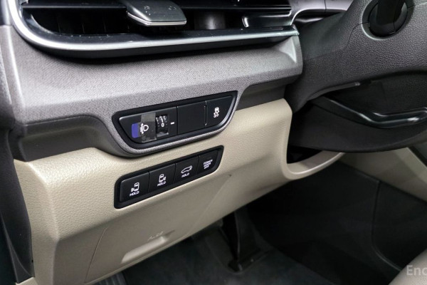 2024 Kia Carnival с пробегом 45 414 км