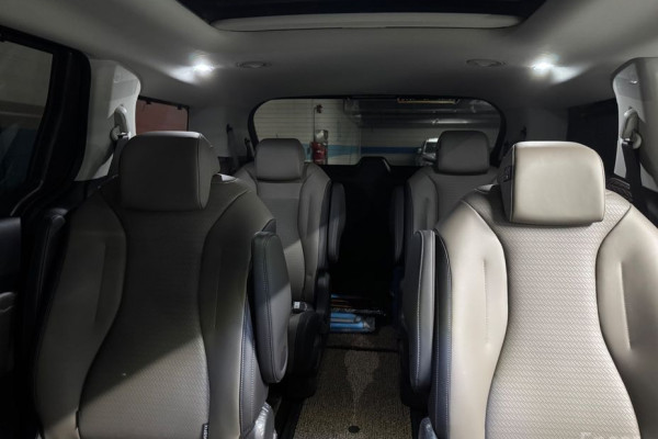 2025 Kia Carnival с пробегом 17 100 км