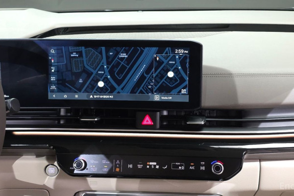 2025 Kia Carnival с пробегом 9 898 км