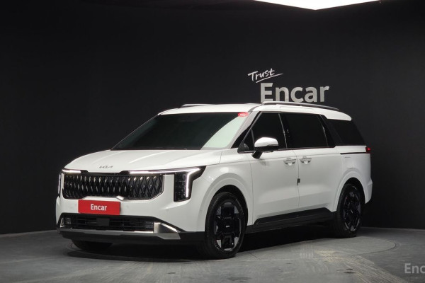 2025 Kia Carnival с пробегом 10 882 км