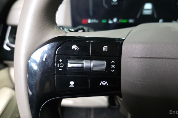 2025 Kia Carnival с пробегом 9 898 км