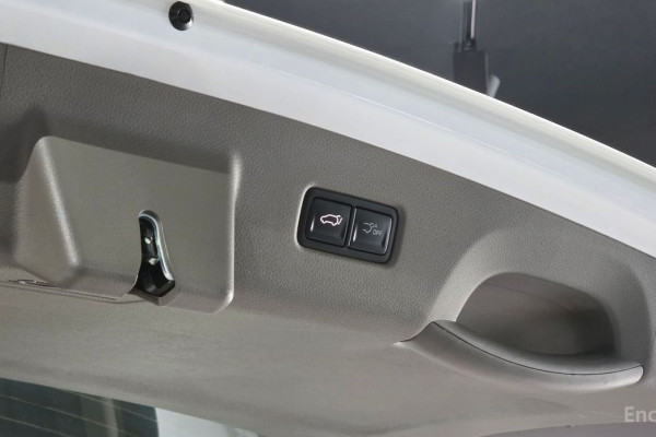 2025 Kia Carnival с пробегом 9 898 км