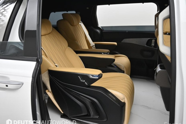 2025 Kia Carnival с пробегом 9 312 км