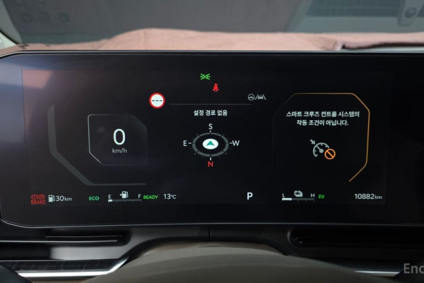 2025 Kia Carnival с пробегом 10 882 км