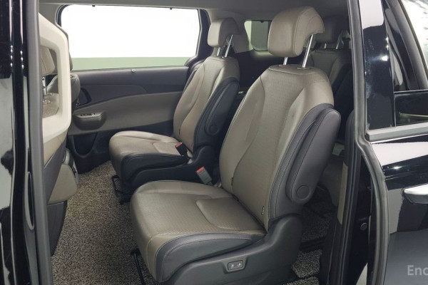 2024 Kia Carnival с пробегом 57 712 км