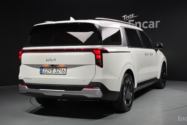 2024 Kia Carnival с пробегом 20 962 км