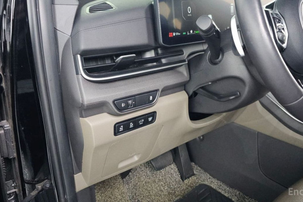 2024 Kia Carnival с пробегом 57 712 км