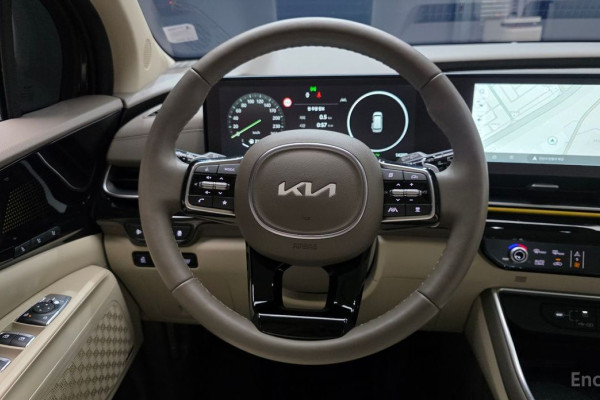 2024 Kia Carnival с пробегом 14 269 км