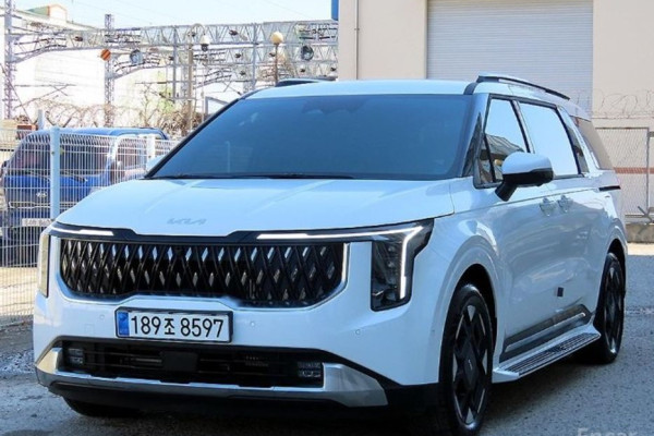 2024 Kia Carnival с пробегом 6 757 км