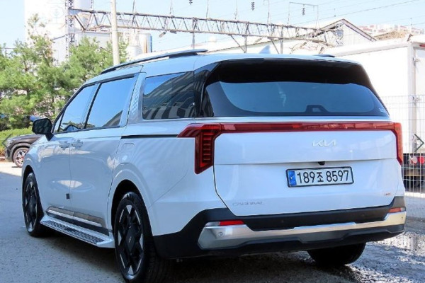 2024 Kia Carnival с пробегом 6 757 км