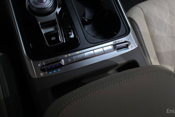 2025 Kia Carnival с пробегом 10 882 км