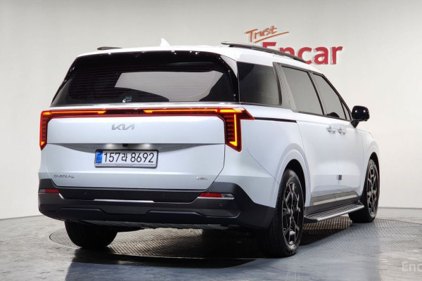 2025 Kia Carnival с пробегом 7 429 км