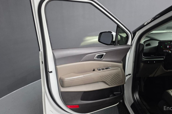 2024 Kia Carnival с пробегом 20 962 км